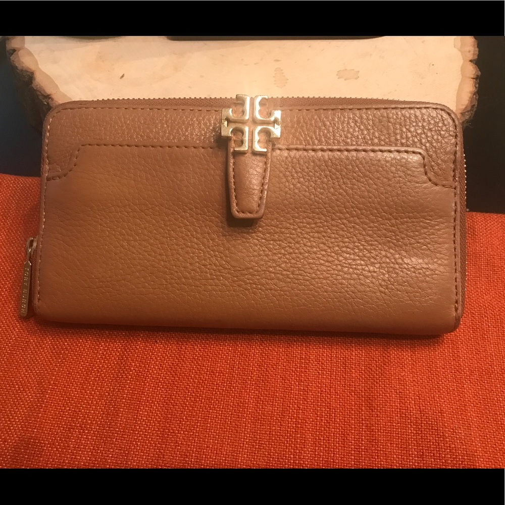 Tory Burch wallet